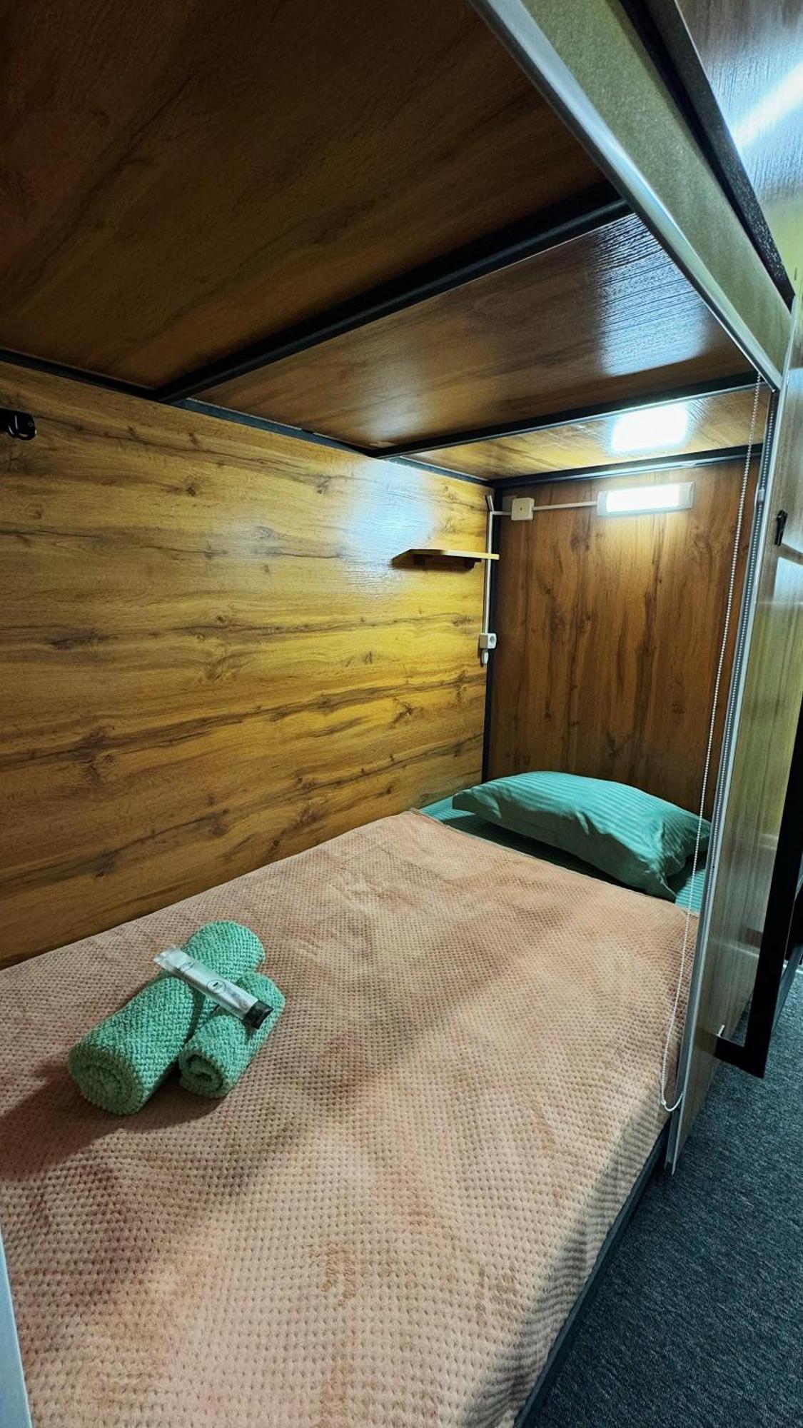 Hostel Kochevnik Capsule Hotel Almatý Exterior foto