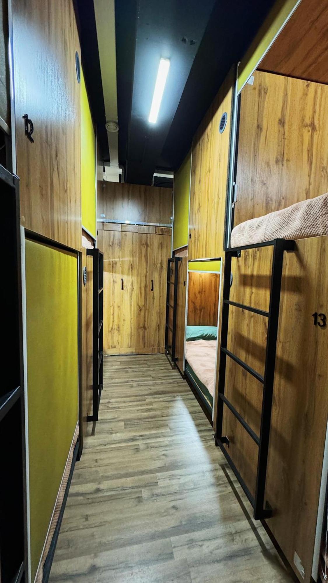 Hostel Kochevnik Capsule Hotel Almatý Exterior foto