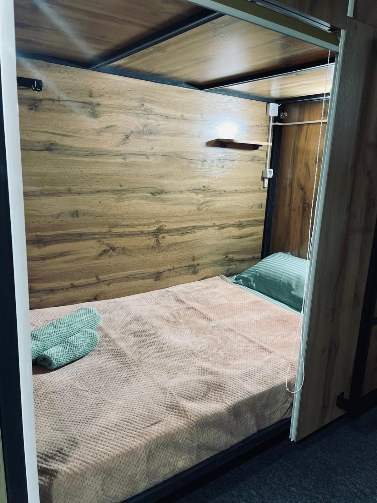 Hostel Kochevnik Capsule Hotel Almatý Exterior foto