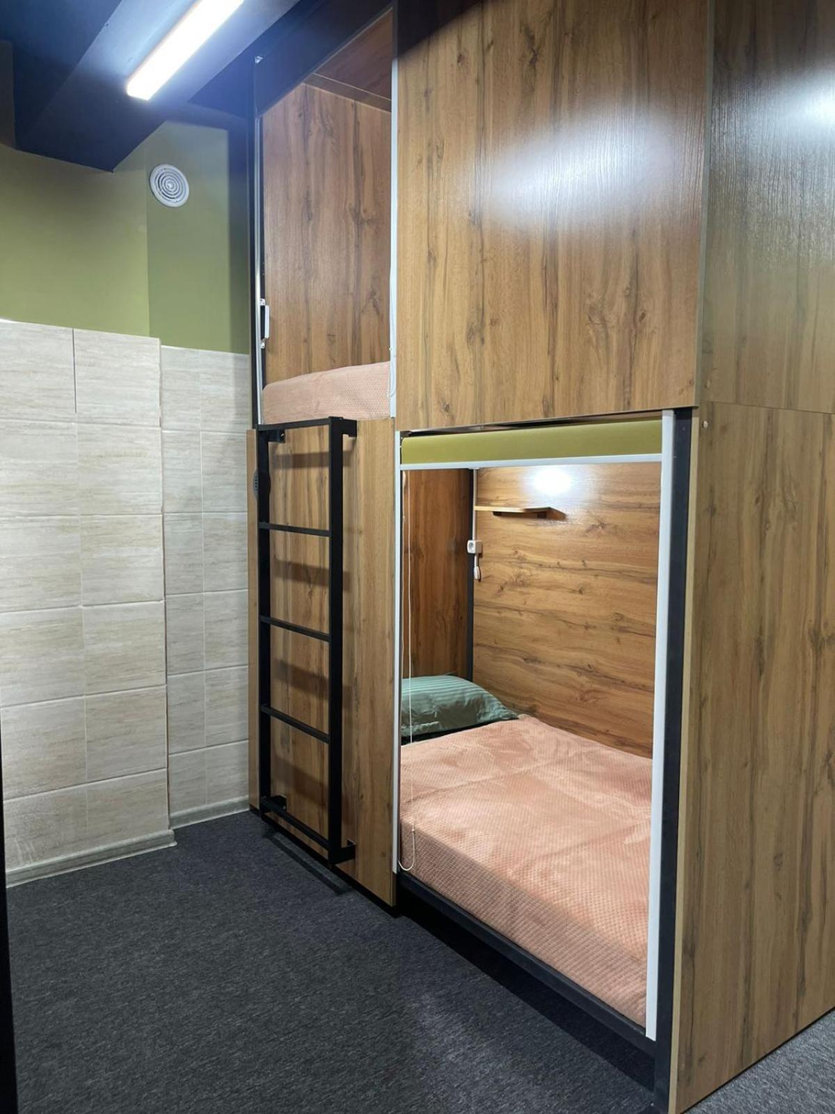 Hostel Kochevnik Capsule Hotel Almatý Exterior foto