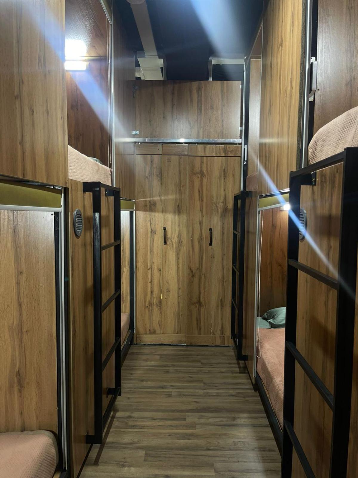 Hostel Kochevnik Capsule Hotel Almatý Exterior foto
