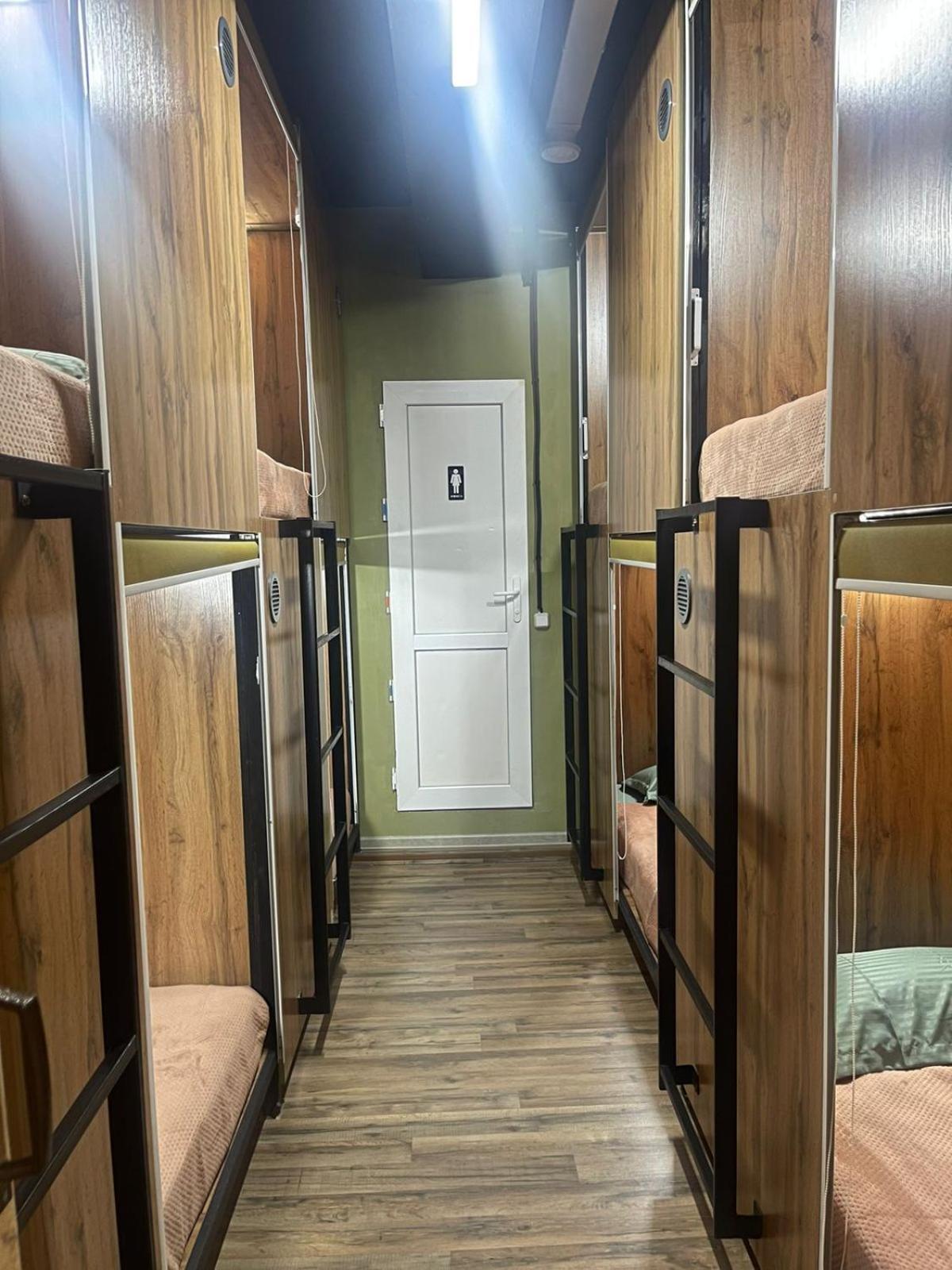 Hostel Kochevnik Capsule Hotel Almatý Exterior foto